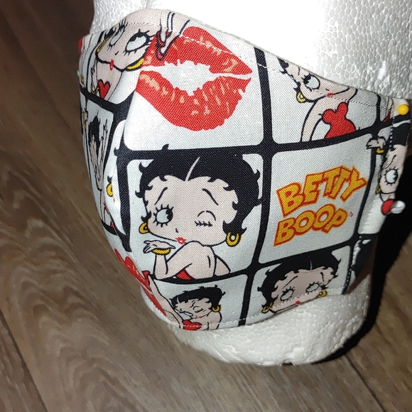 Betty Boop Mask - Picture 2 of 2
